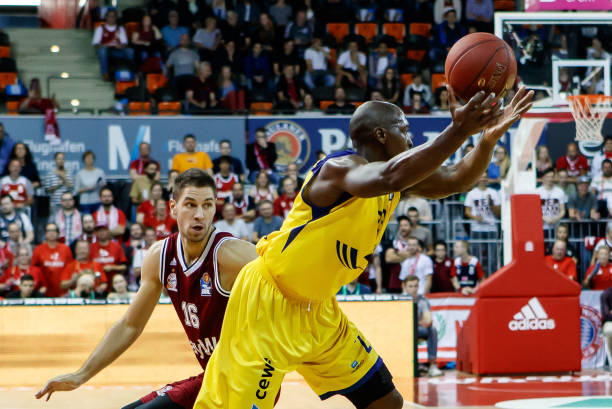 而是对球员 而是对球员