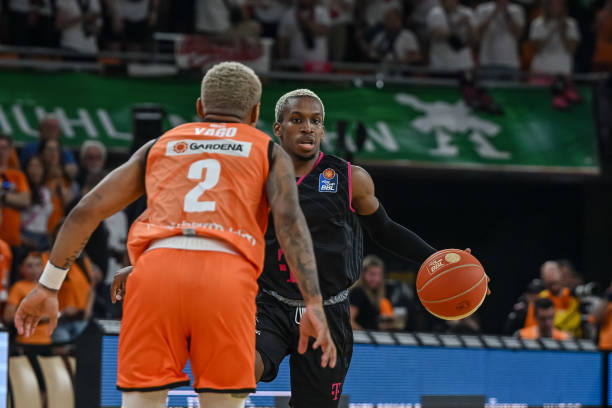 全场比赛他 全场比赛他